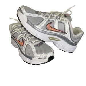 Nike Women's Gray and White Athletic Shoes